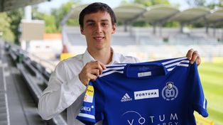 Jerónimo, bienvenido a Legnica y mucha suerte en los colores del Cobre, fue la bienvenida que le dio el club polaco a Cacciabue.