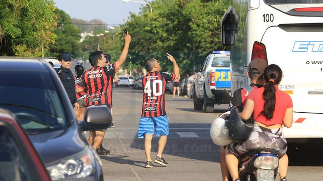Patronato y el banderazo de sus hinchas.