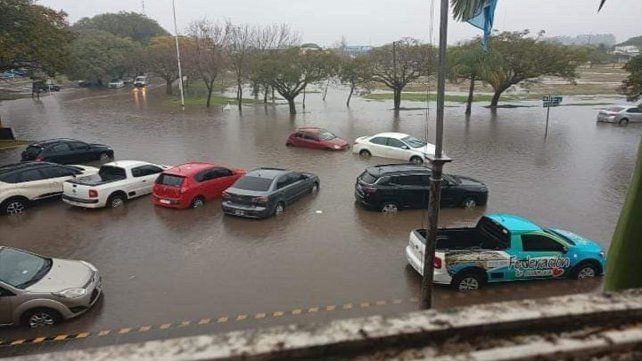 Asisten a familias damnificadas por la lluvia