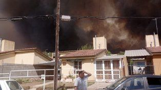 Los vecinos de Villa Carlos Paz huyen de los incendios