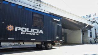 El destacamento policial presenta 4 marcas de balas