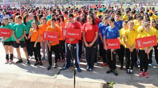 Más de 800 jóvenes le dieron cierre a las Olimpíadas 2015