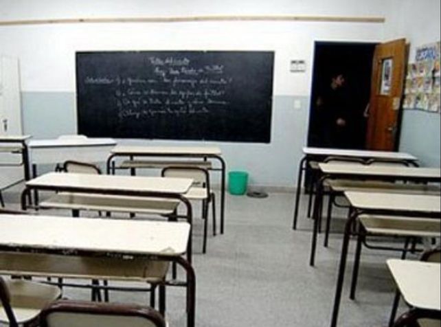La comunidad educativa del Instituto N°22 de Fray Luis Beltrán se hizo oír en el Ministerio
