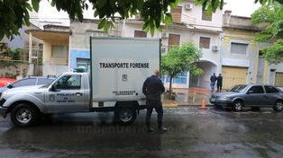 Hallazgo. Un vecino lo encontró en un pasillo del edificio después de las 11 de ayer y llamó al 911.