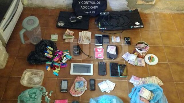 Cinco detenidos con drogas, dinero y armas de fuego