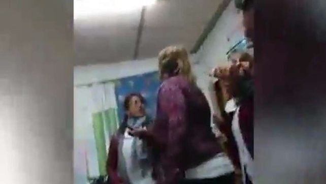 Pidieron la detención de una madre que agredió a una docente
