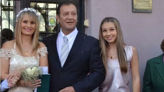 Nahir junto a su papá en la renovación de votos.