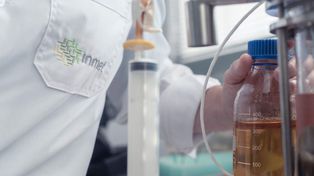 Biomateriales al mundo. Inmet inauguró el año pasado una planta piloto en la Facultad de Ingenieria de la Universidad Católica Argentina en Rosario.