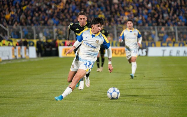 Elías Verón, en el partido ante Aldosivi que terminó con triunfo de Central. El juvenil tiene chances de jugar de titular.