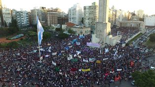 Cómo fue la primera marcha de Ni Una Menos hace 11 años: miles de mujeres y demandas vigentes.