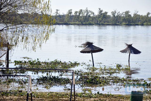 La crecida del río afectó a algunos clubes de la costanera de Paraná