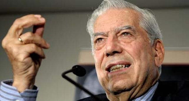Vargas Llosa dobl&oacute; la apuesta: va a hacer pol&iacute;tica en la Feria del Libro