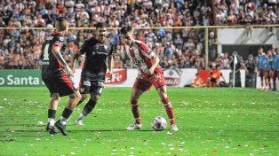 Kevin Zenón pidió tranquilidad pues considera que se están conociendo con los nuevos que llegaron a Unión.