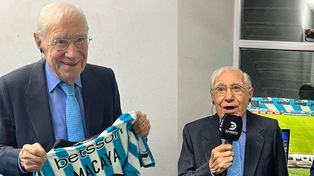 Periodista de la televisión. El histórico Enrique Macaya Márquez volvió a un estadio para comentar un partido como hace largas décadas.