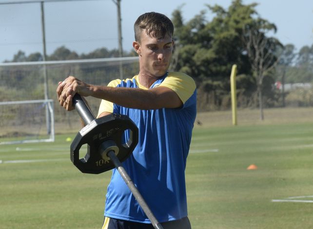 Komar hizo fuerza para venir a Central y as mismas ganas le pone a cada entrenamiento.