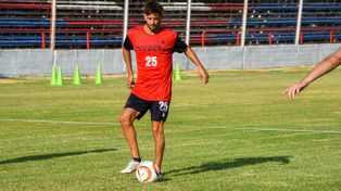 Adentro. Martín Mustachi fue confirmado por Edgardo Malvestiti en el once charrúa para recibir a Laferrere en barrio Tablada.&nbsp;