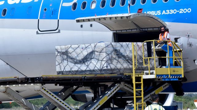 Dos aviones de Aerolíneas Argentinas viajaron a China para buscar miles de dosis de la vacuna Sinopharm.&nbsp;