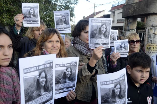 Familiares y amigos de Anahí marcharon para pedir el esclarecimiento del hecho.&nbsp;