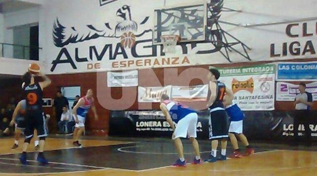 Regatas Coronda se recuperó en Esperanza