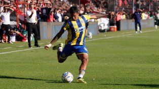 Emanuel Coronel, en el clásico. Ese fue el último partido que jugó el lateral con la camiseta de Central.