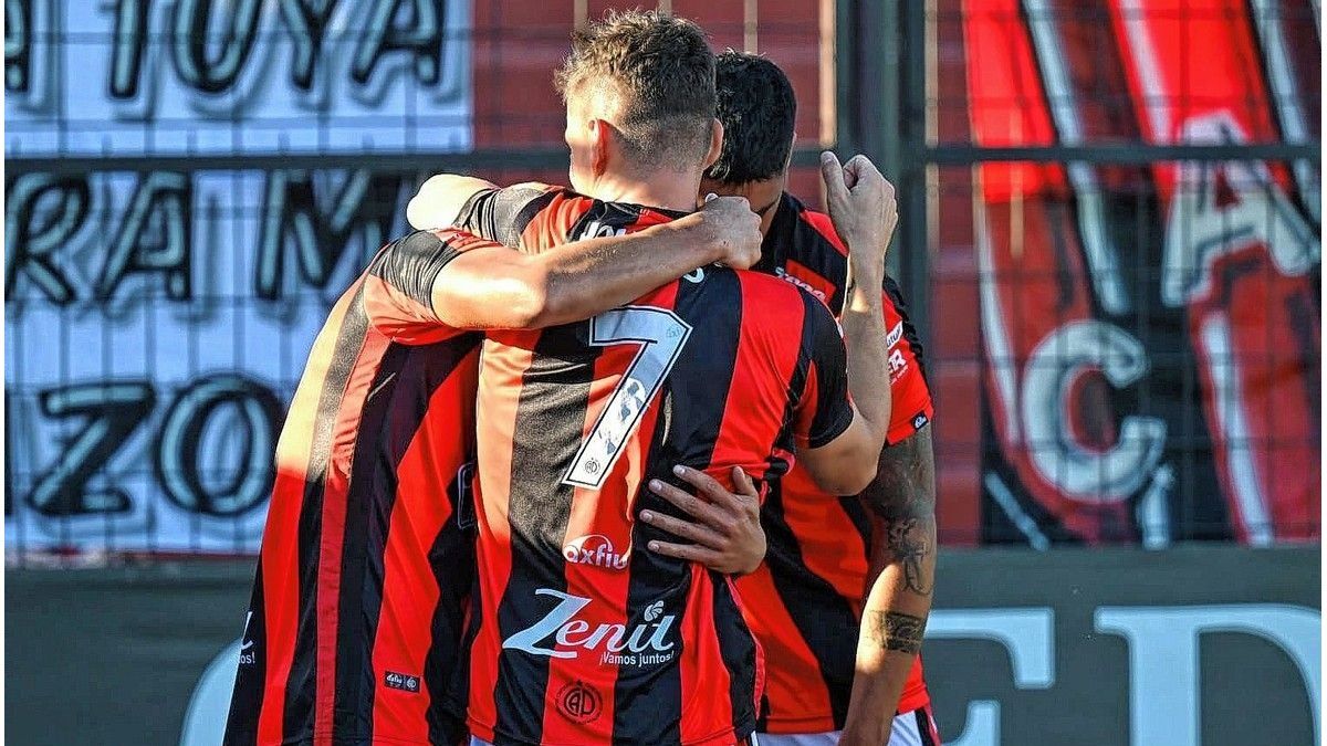Patronato y Chacarita empatan sin goles en el Grella