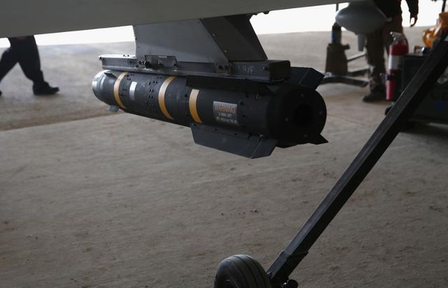Un misil Hellfire en un caza de Estados Unidos MQ-1B Predator el 7 de enero en el Golfo Pérsico.