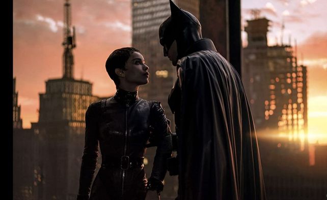 Zoë Kravitz interpreta a Selina Kyle/Catwoman.