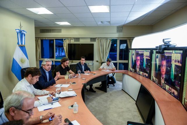El presidente mantiene una videoconferencia con gobernadores