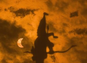 Miles de personas llegan a Siberia para ver un eclipse total de Sol