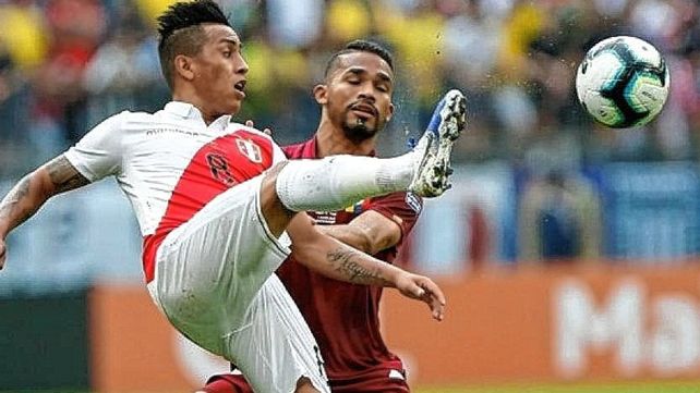 Perú define ante Venezuela su pase a los cuartos de final de la Copa América. 