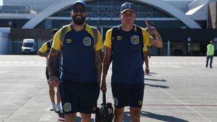 Jorge Broun y Mauricio Martínez en uno de los viajes del canalla desde el aeropuerto de Fisherton.