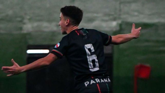 Ailen Battauz marcó los dos goles de Paraná.