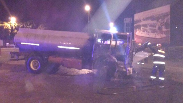 Así quedó el camión luego del trágico incidente en la ruta 11.