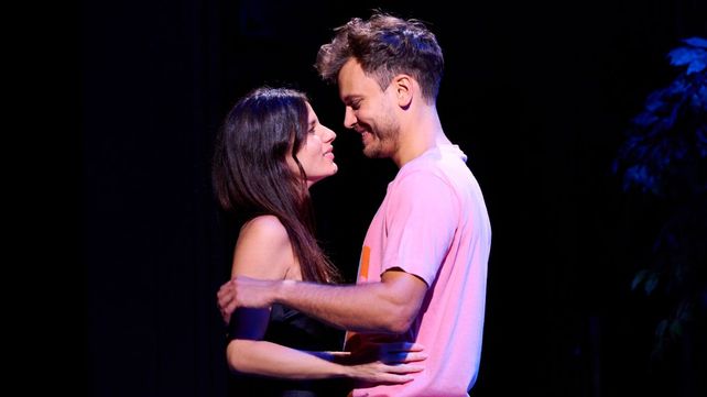 Tanto Gimena Accardi como Andrés Gil desmintieron los rumores sobre que estarían viviendo un romance. Ambos protagonizan la obra de teatro Tanto Gimena Accardi como Andrés Gil desmintieron los rumores sobre que estarían viviendo un romance. Ambos protagonizan la obra de teatro