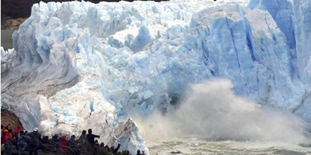 Cerca del mediod&iacute;a, el glaciar Perito Moreno rompi&oacute; ante pocos espectadores