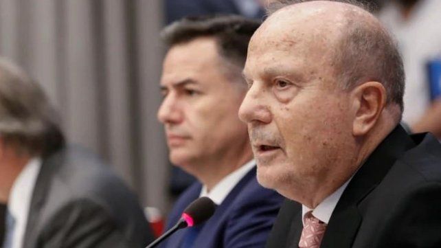 Milei echó al ministro de Infraestructura por filtrar información