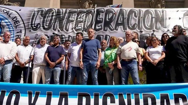Se trata de los dos integrantes de la Cámara del Trabajo que revocaron la cautelar que dejaba inactivos a 82 artículos. También solicitaron la nulidad del fallo.