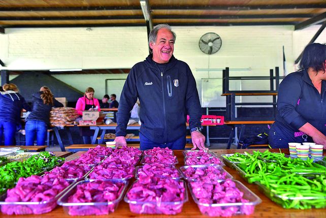 La costumbre de compartir el rugby y la cocina al disco