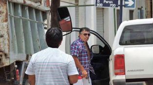 Quiso quebrar un paro y amenazó al personal con un arma