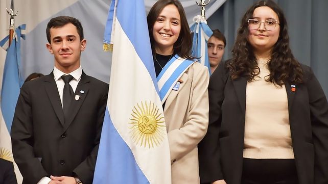 Ramiro Spretz. se recibió con un promedio de 9