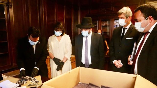 La documentación propagandística se encontraba en el subsuelo del Palacio de Tribunales. Ingresaron al país en 1941