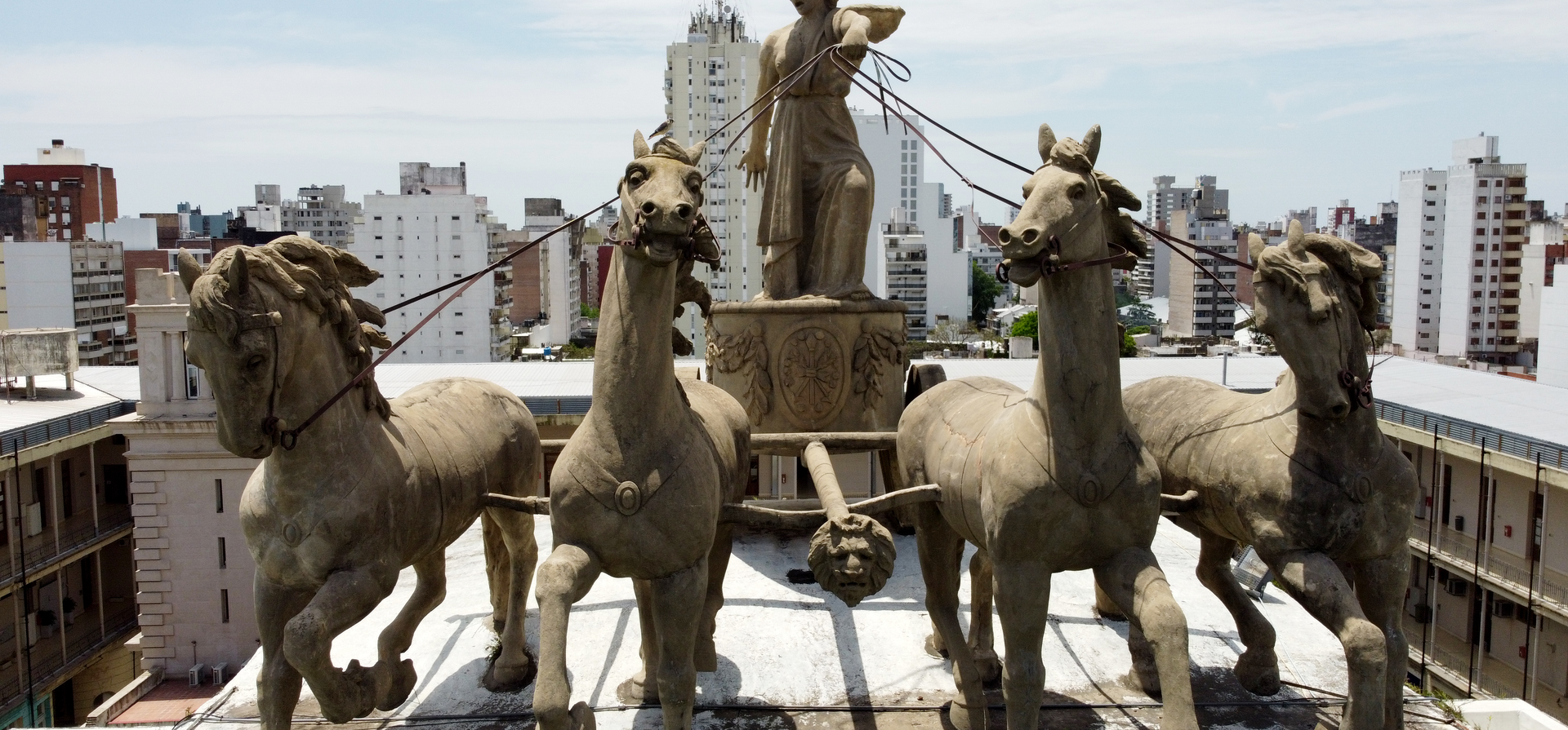 Con la restauración de su escultura insignia buscan recuperar el edificio de Gobernación