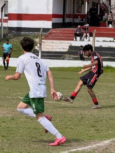 La Liga Paranaense tuvo acción este lunes
