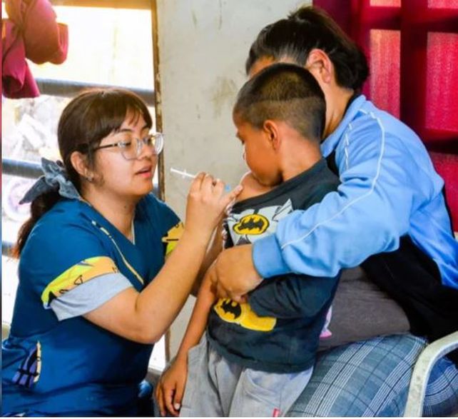 Suben los casos de coqueluche y piden acelerar la vacunación en niños y embarazadas: la situación en Santa Fe