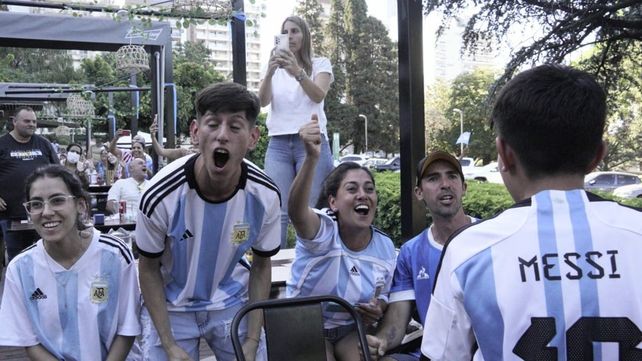 Gritalo. Desahogo y alegría por la victoria del equipo de Lionel Messi.