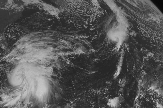El huracán Sandy tocó tierra en el sureste de Jamaica y amenaza al Caribe