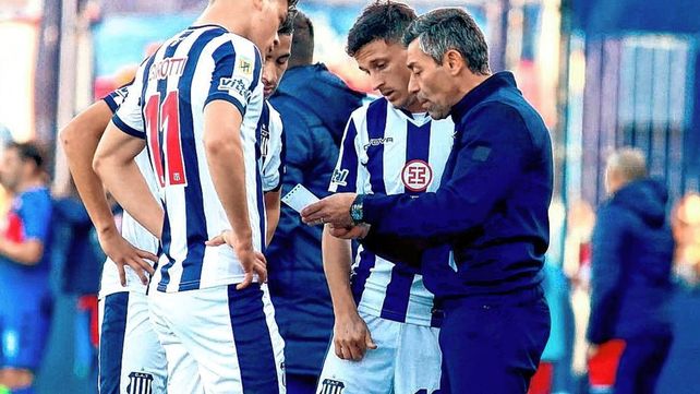 Caixinha apuesta por los refuerzos en Talleres ante Colón