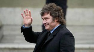 Milei llevará doce gobernadores a París, pero Pullaro no sería de la partida