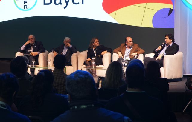 El panel reunió a los cinco institutos de investigación agropecuaria del Cono Sur en el Salón Metropolitano.