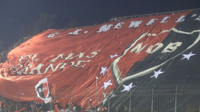 Para la acusación en manos del fiscal Matías Edery la trama detrás del crimen de Chivo Saravia es la interna en la barra brava leprosa.